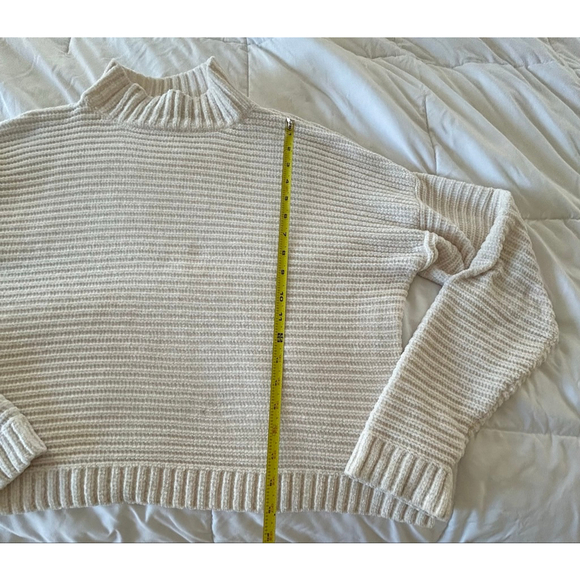 FOREVER 21 cream Ribbed Turtleneck Sweater women small - Picture 6 of 6